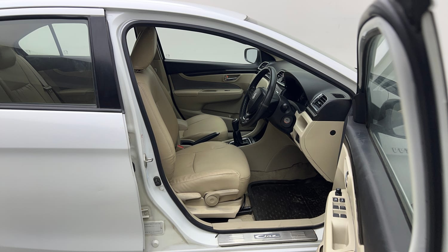 Used 2015 Maruti Suzuki Ciaz VXi+ Petrol Manual interior RIGHT SIDE FRONT DOOR CABIN VIEW