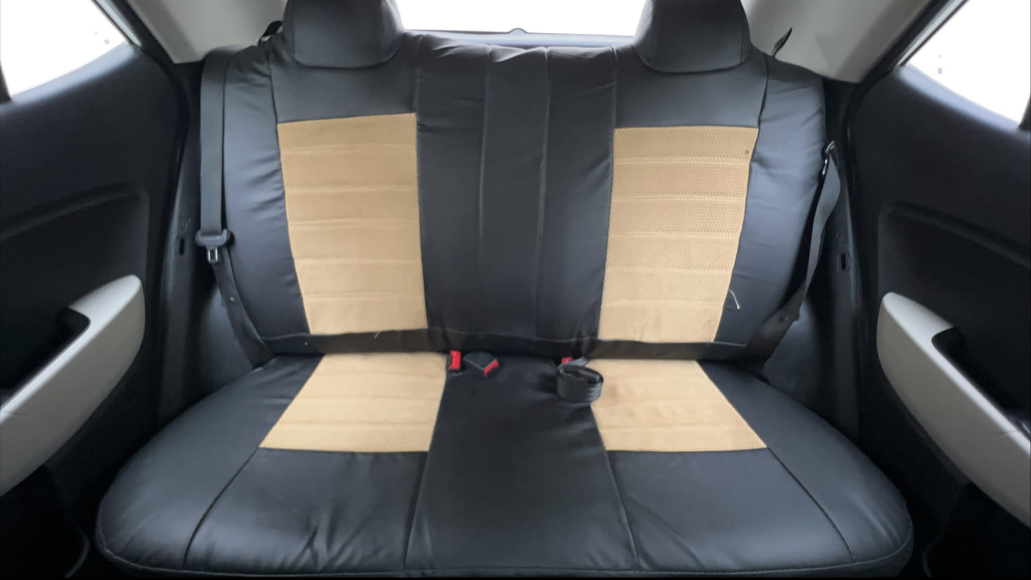 Used 2022 Hyundai Venue S (O) 1.2 Petrol Cng Manual interior REAR SEAT CONDITION VIEW