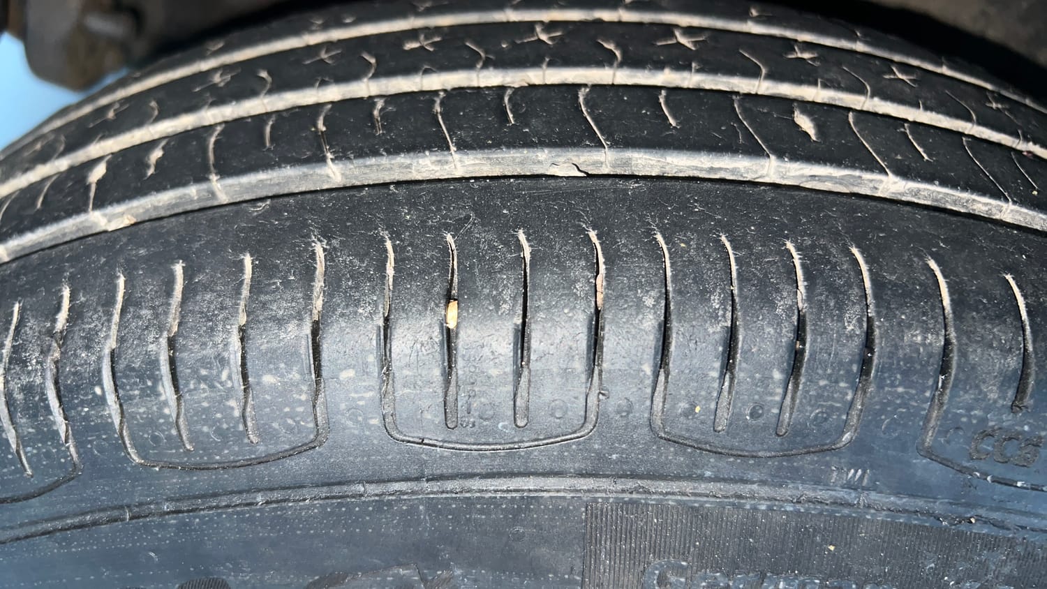 Used 2012 Maruti Suzuki Swift VXi Petrol Manual tyres RIGHT REAR TYRE TREAD VIEW