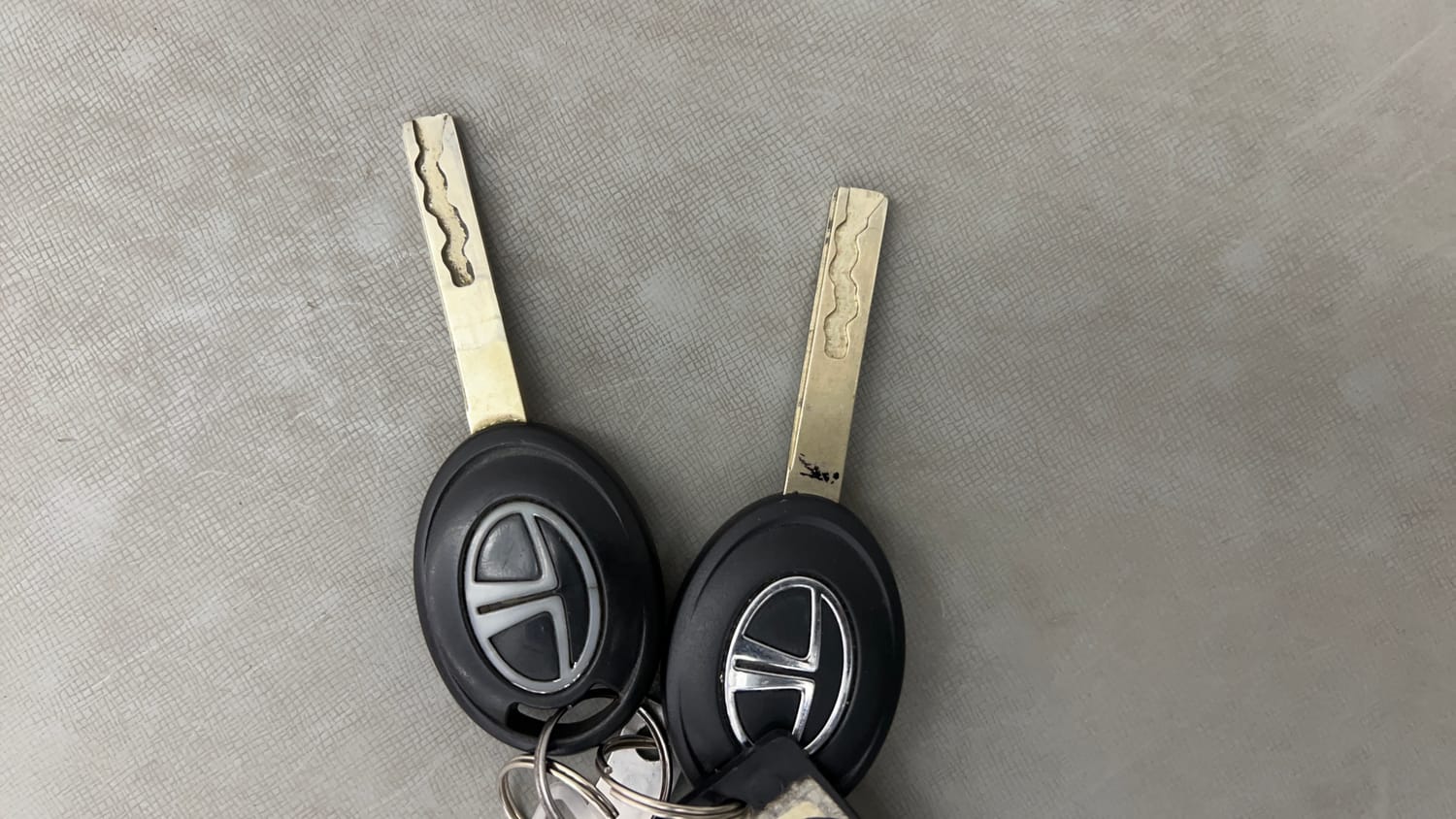 Used 2020 Tata Altroz XE Petrol Petrol Manual extra CAR KEY VIEW