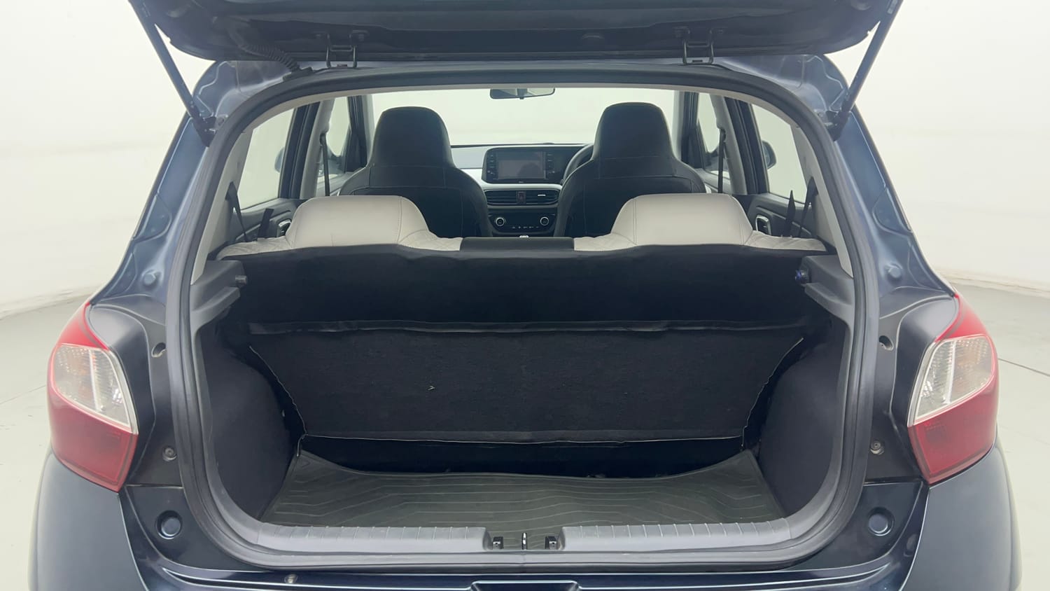 Used 2020 Hyundai Grand i10 Nios Sportz AMT 1.2 Kappa VTVT Petrol Automatic interior DICKY INSIDE VIEW