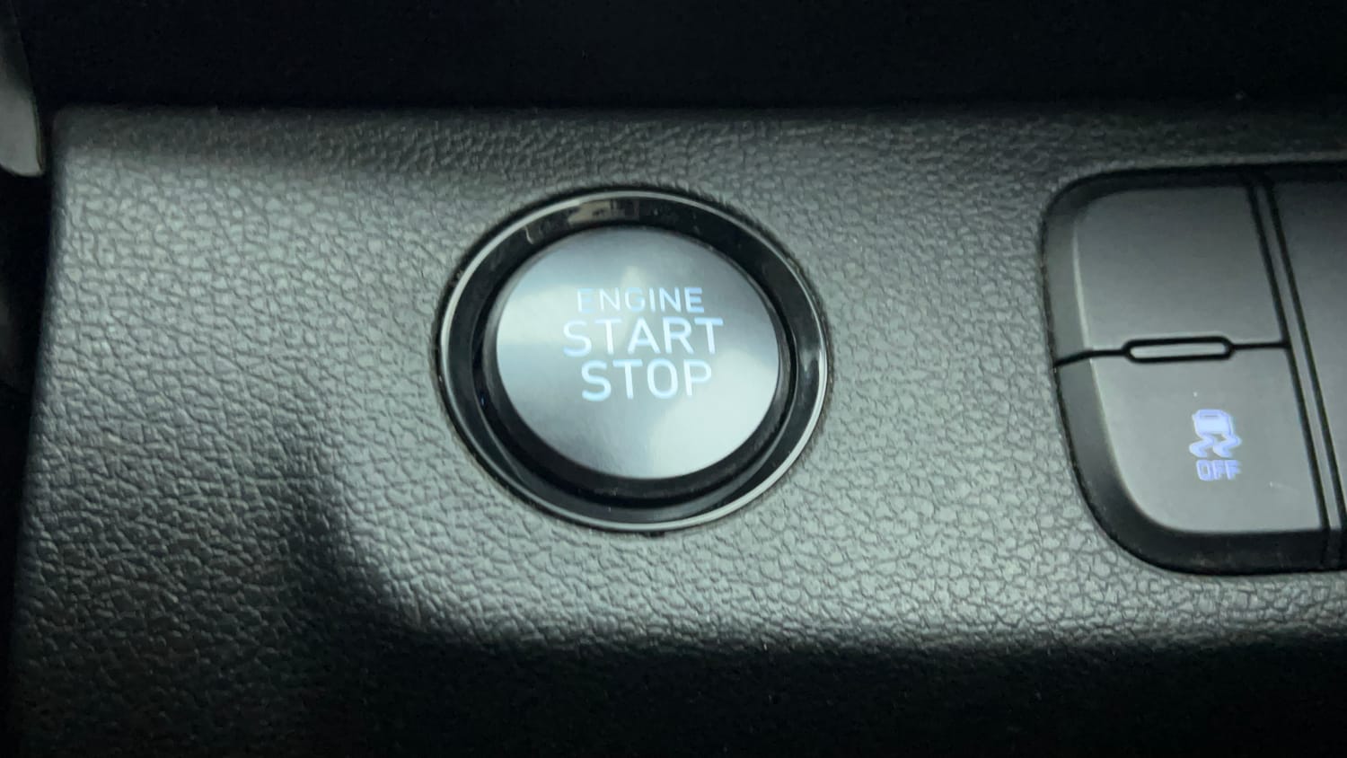 Used 2020 Hyundai Venue SX Plus 1.0 Turbo DCT Petrol Automatic top_features Keyless start