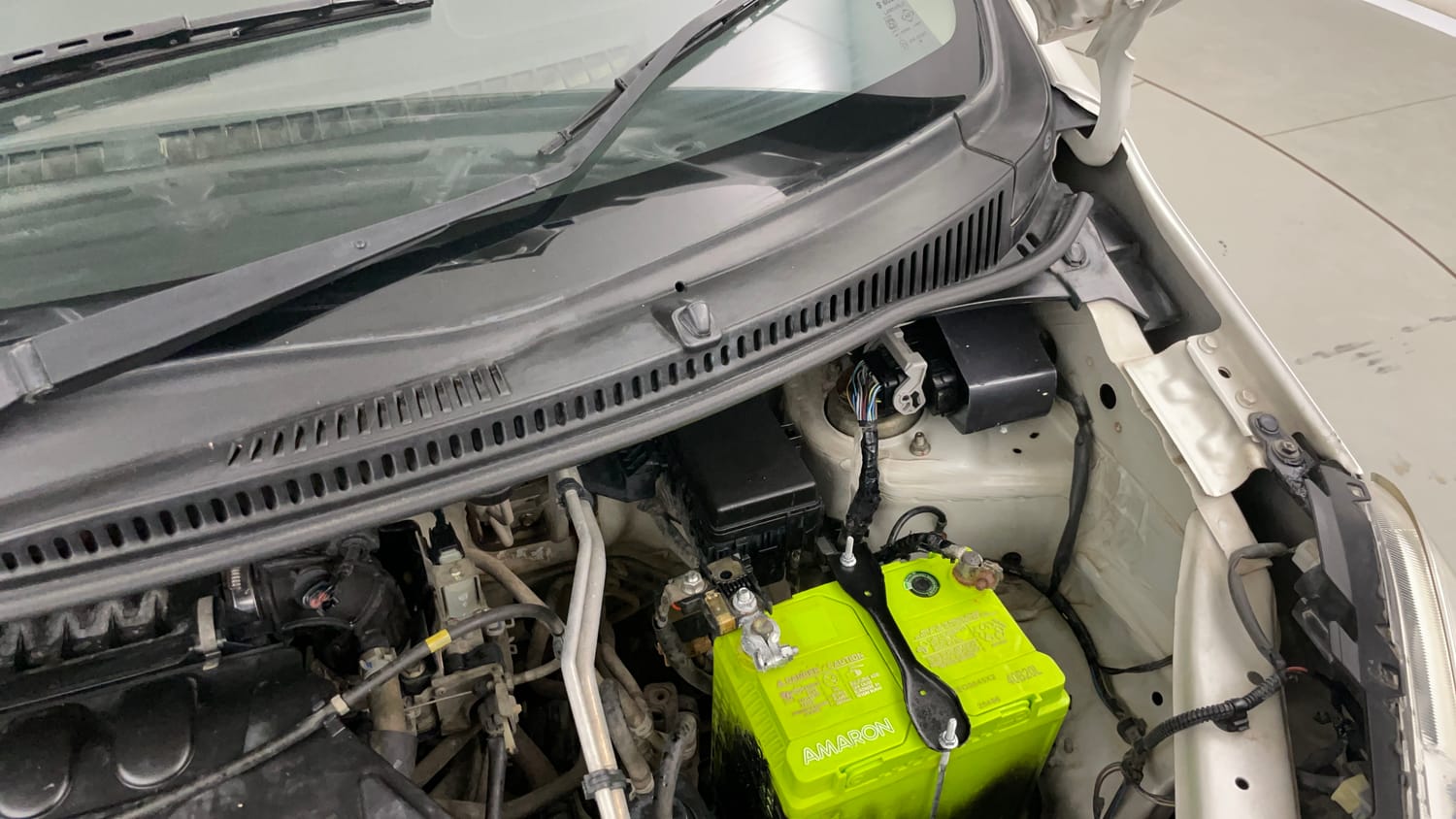 Used 2021 Maruti Suzuki Wagon R LXI Petrol Manual engine ENGINE LEFT SIDE HINGE & APRON VIEW