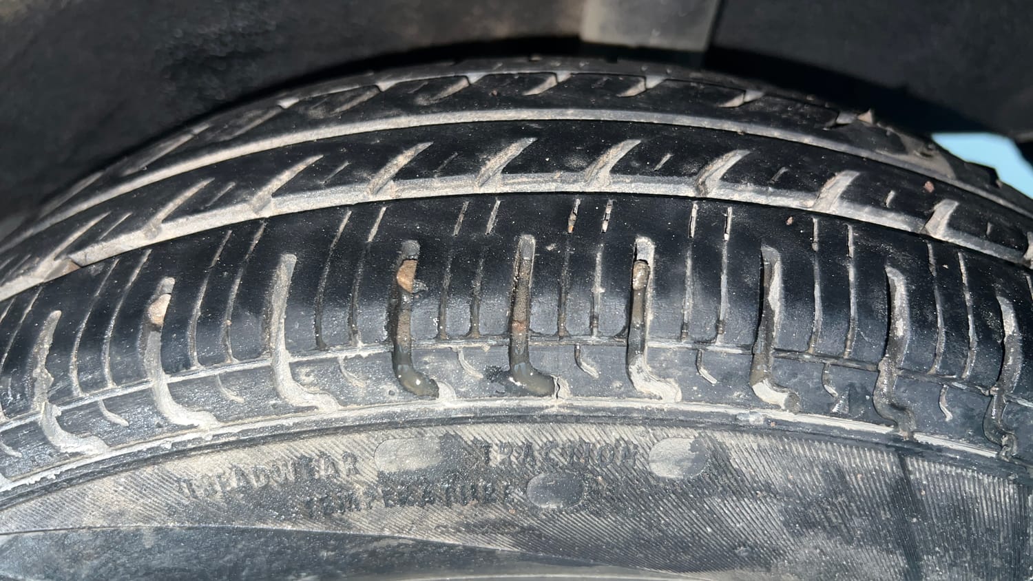 Used 2018 Datsun Redi-GO T(O) 1.0 AMT Petrol Automatic tyres LEFT REAR TYRE TREAD VIEW