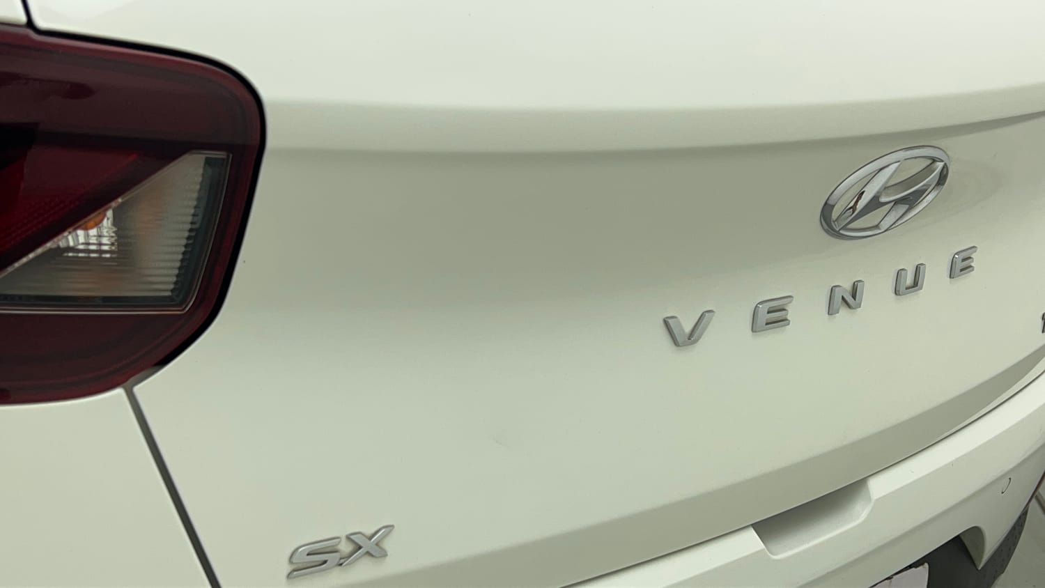 Used 2020 Hyundai Venue SX Plus 1.0 Turbo DCT Petrol Automatic dents MINOR SCRATCH