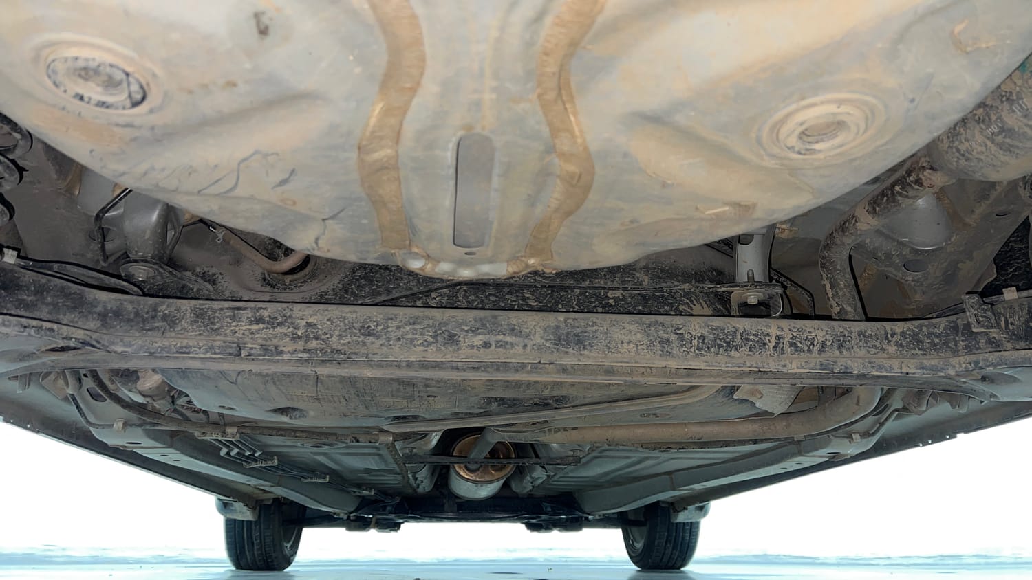Used 2020 Toyota Glanza V Petrol Manual extra REAR UNDERBODY VIEW (TAKEN FROM REAR)