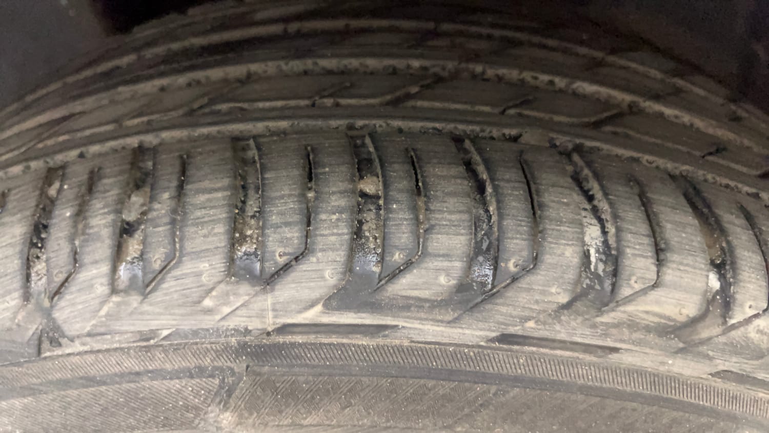 Used 2022 Jeep Compass Model S (O) 1.4 Petrol DCT Petrol Automatic tyres RIGHT REAR TYRE TREAD VIEW