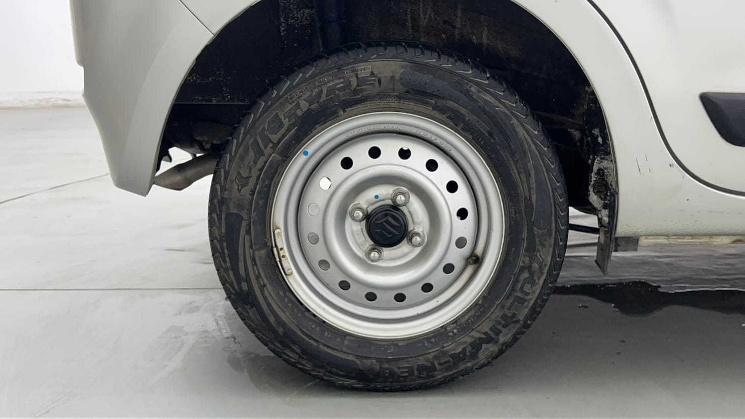 Used 2021 Maruti Suzuki Wagon R 1.0 LXi 1.0 Petrol Manual tyres RIGHT REAR TYRE RIM VIEW