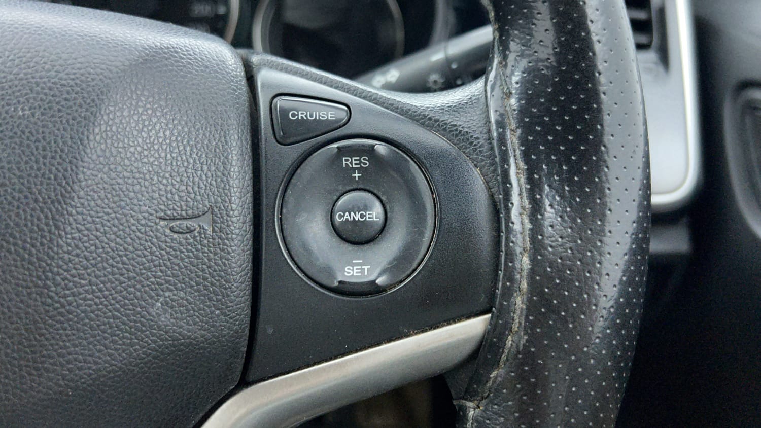 Used 2015 Honda City SV Petrol Manual top_features Cruise control