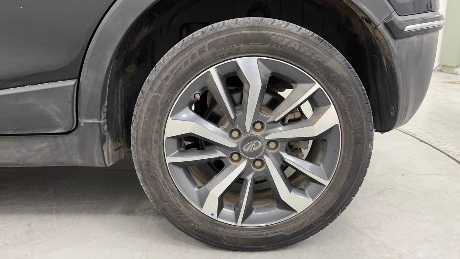 Used 2022 Mahindra XUV 300 W8 (O) 1.2 Petrol Petrol Manual tyres LEFT REAR TYRE RIM VIEW