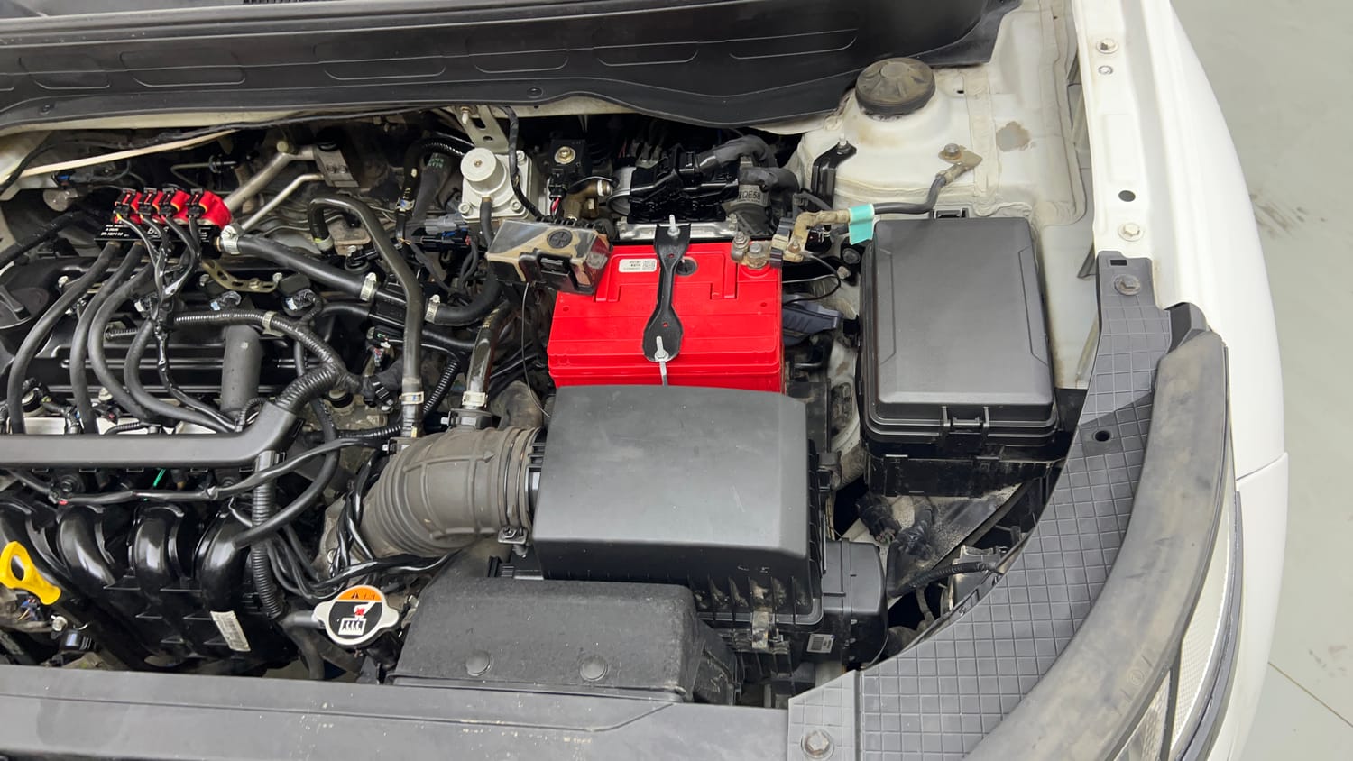 Used 2022 Hyundai Venue S (O) 1.2 Petrol Cng Manual engine ENGINE LEFT SIDE VIEW
