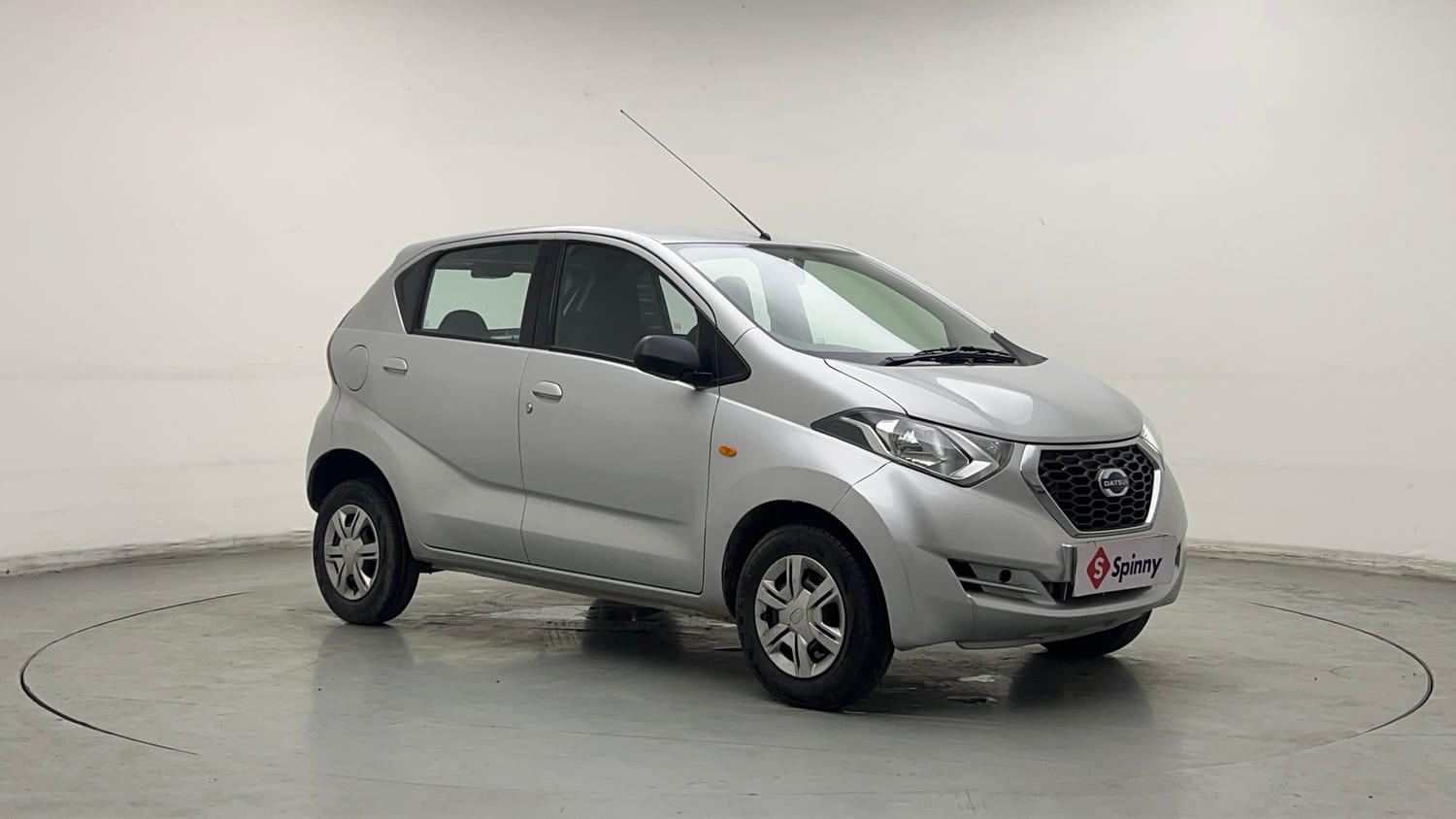 Used 2018 Datsun Redi-GO T(O) 1.0 AMT Petrol Automatic exterior RIGHT FRONT CORNER VIEW