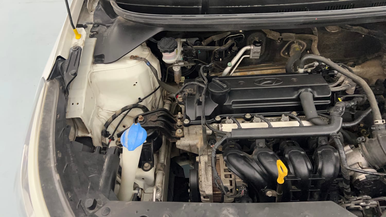 Used 2016 Hyundai Elite i20 Magna 1.2 Petrol Manual engine ENGINE RIGHT SIDE VIEW