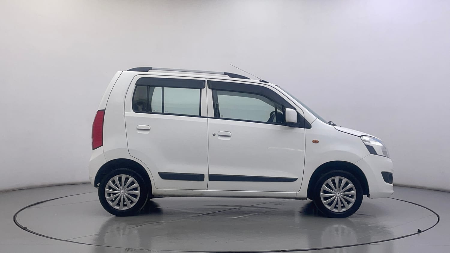 Used 2016 Maruti Suzuki Wagon R VXI Petrol Manual exterior RIGHT SIDE VIEW