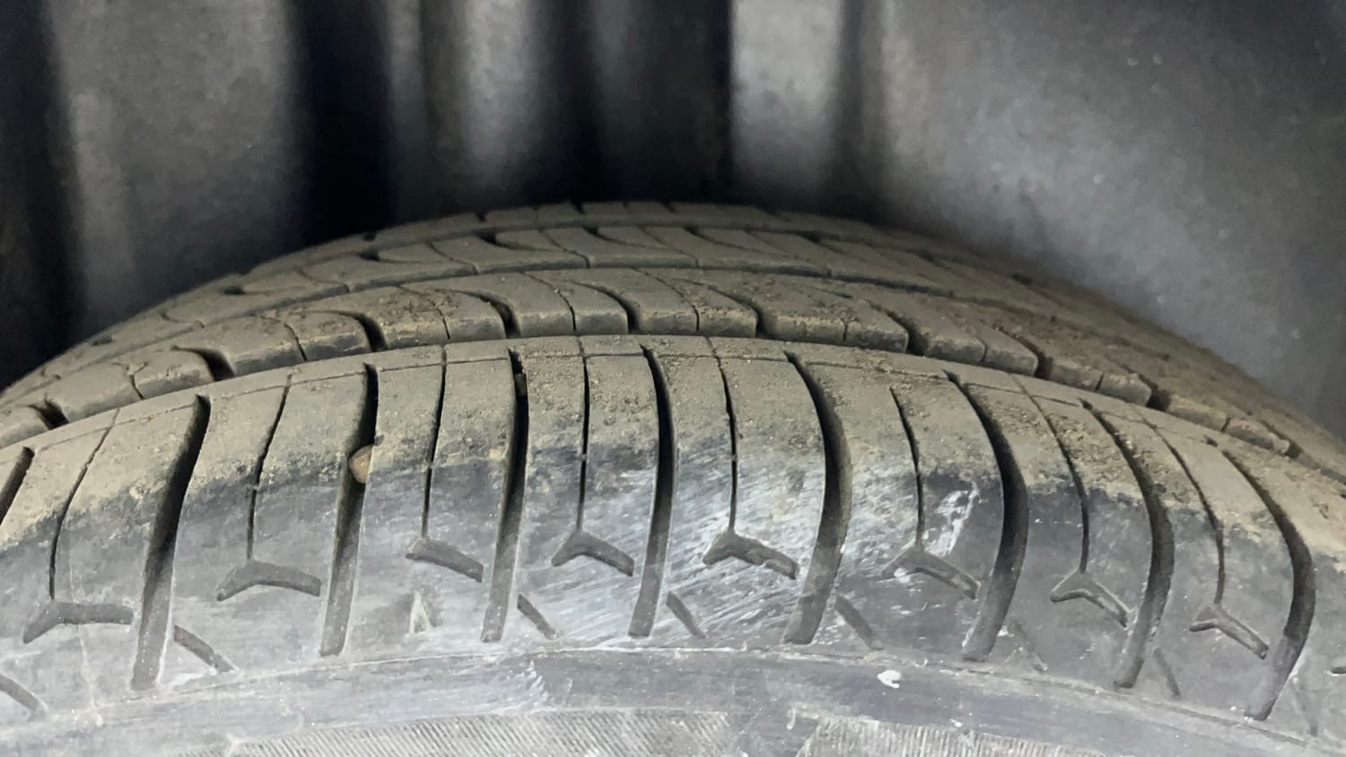 Used 2020 Volkswagen Polo Comfortline 1.0L (P) Petrol Manual tyres RIGHT REAR TYRE TREAD VIEW