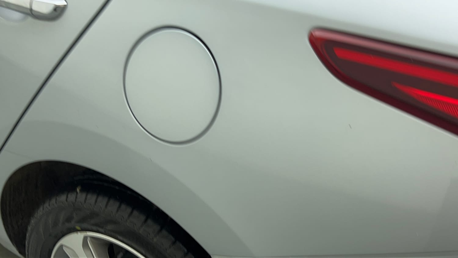 Used 2019 Hyundai Verna SX (O) 1.6 VTVT AT Petrol Automatic dents MINOR SCRATCH