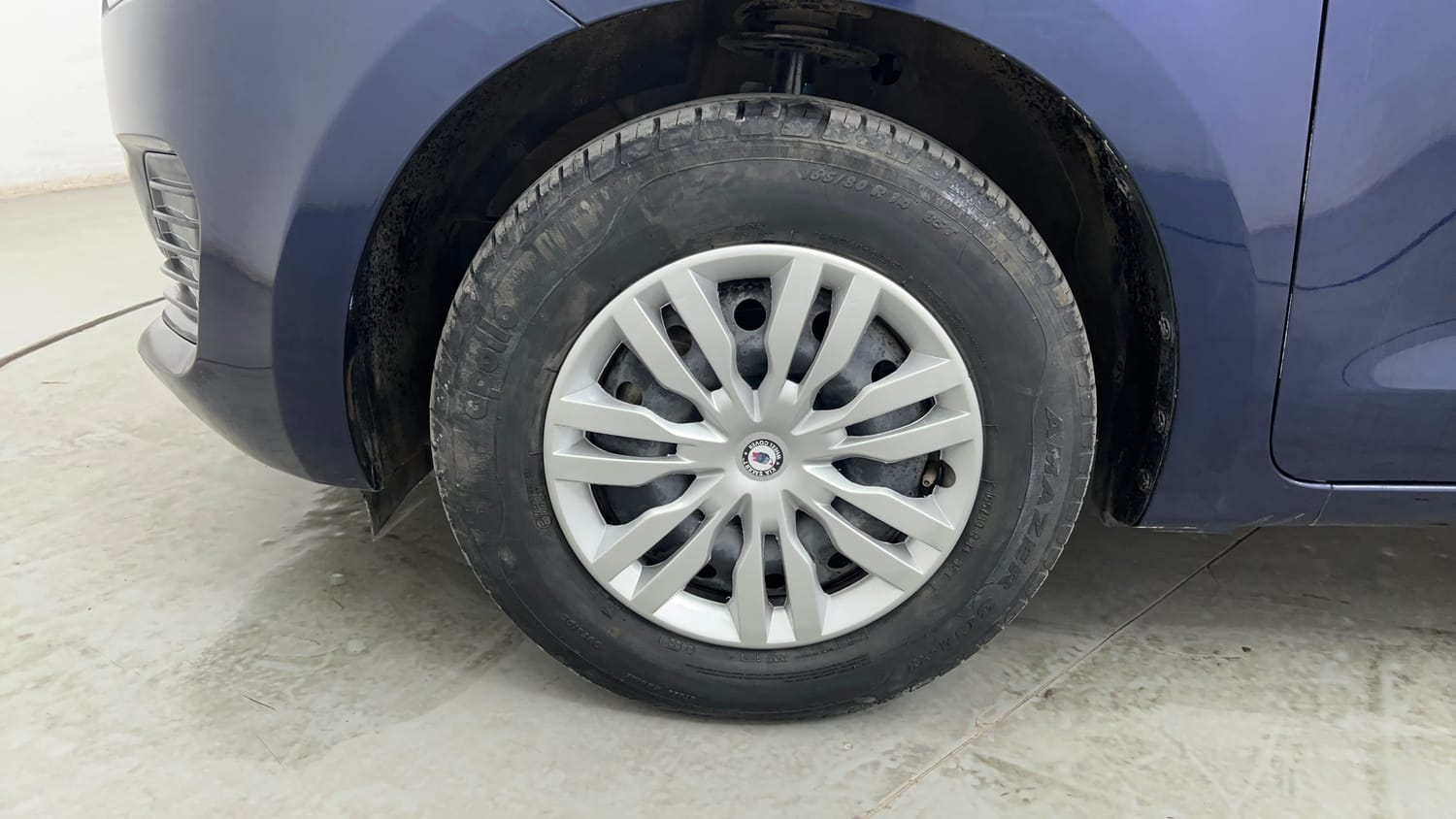 Used 2022 Maruti Suzuki Swift VXi AMT Petrol Automatic tyres LEFT FRONT TYRE RIM VIEW