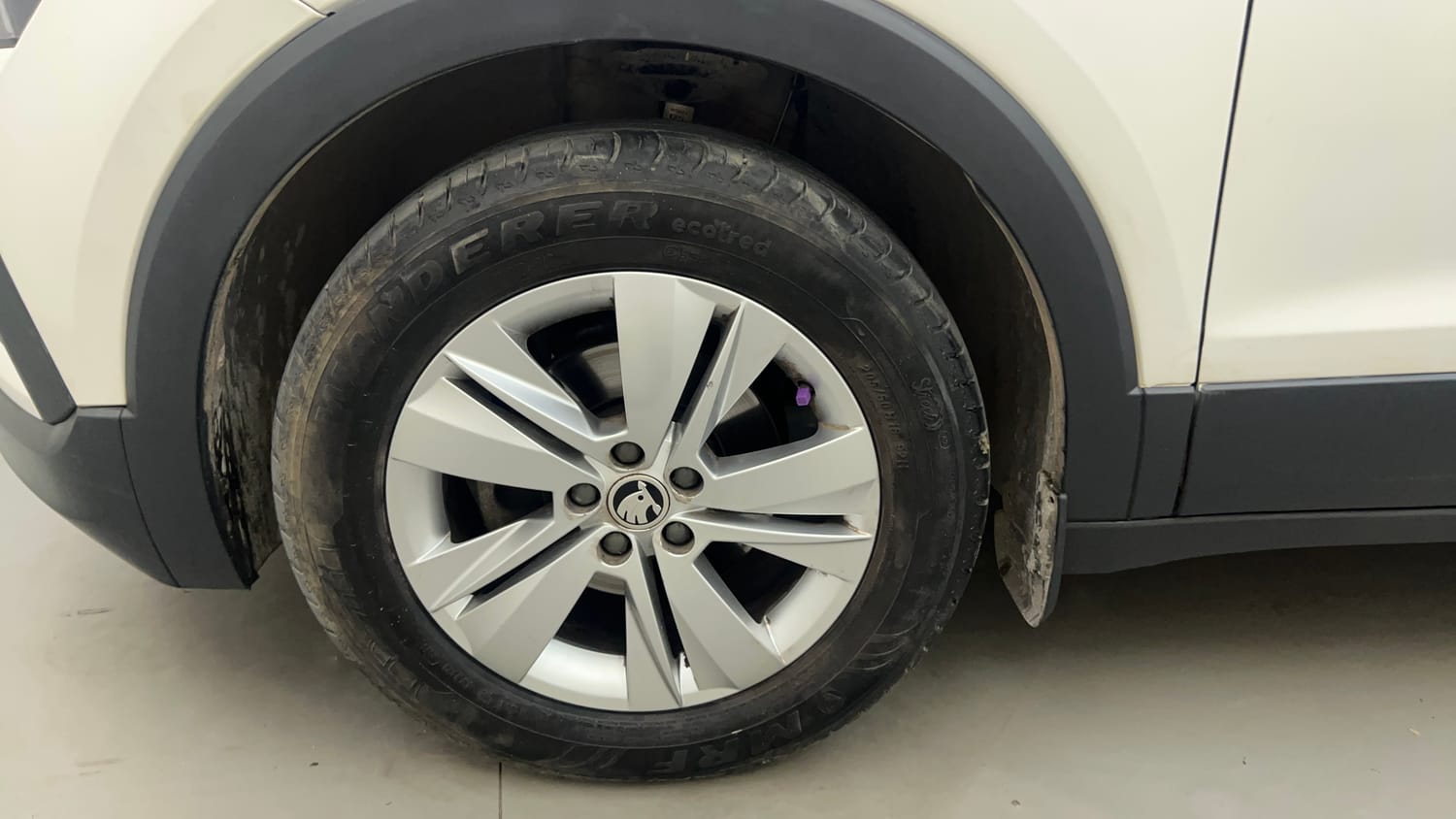Used 2024 Skoda Kushaq Ambition 1.0L TSI MT Petrol Manual tyres LEFT FRONT TYRE RIM VIEW