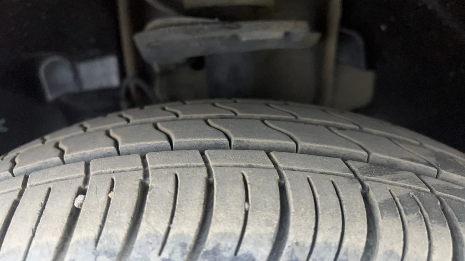 Used 2016 Tata Tiago Revotron XZ Petrol Manual tyres LEFT FRONT TYRE TREAD VIEW