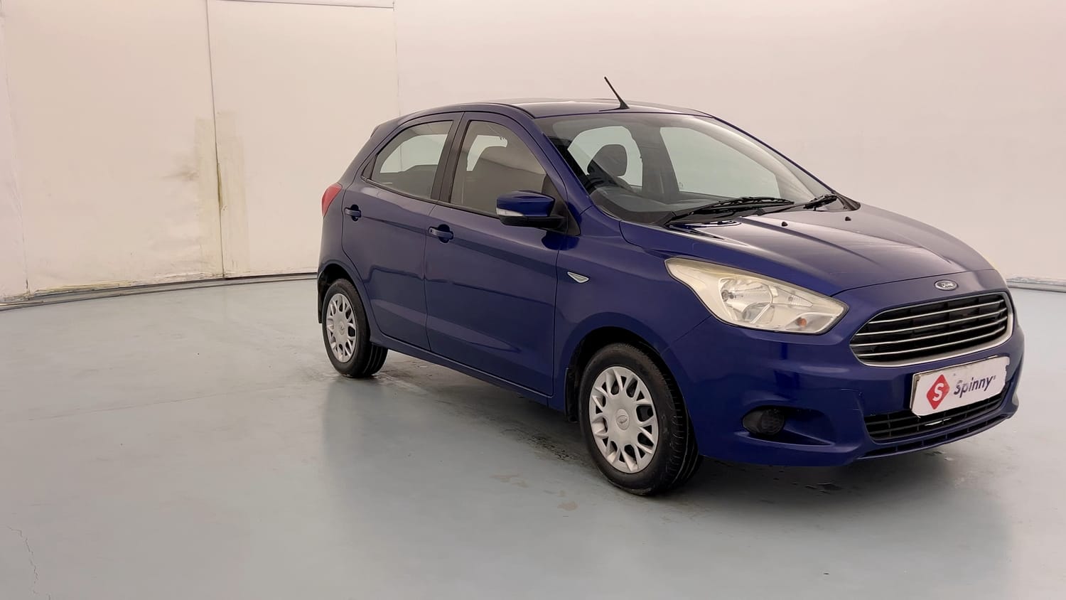 Used 2016 Ford Figo Trend 1.2 Ti-VCT Petrol Manual exterior RIGHT FRONT CORNER VIEW