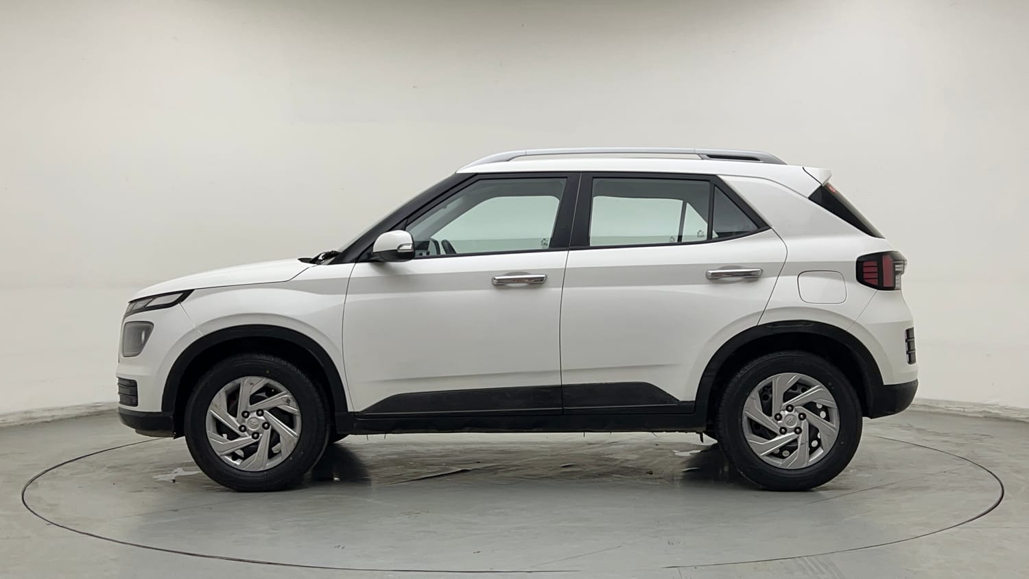 Used 2022 Hyundai Venue S (O) 1.2 Petrol Cng Manual exterior LEFT SIDE VIEW