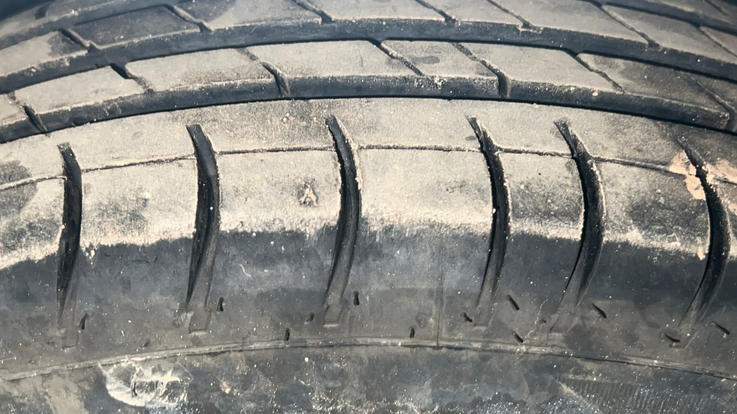 Used 2012 Maruti Suzuki A-Star Lxi Petrol Manual tyres LEFT FRONT TYRE TREAD VIEW