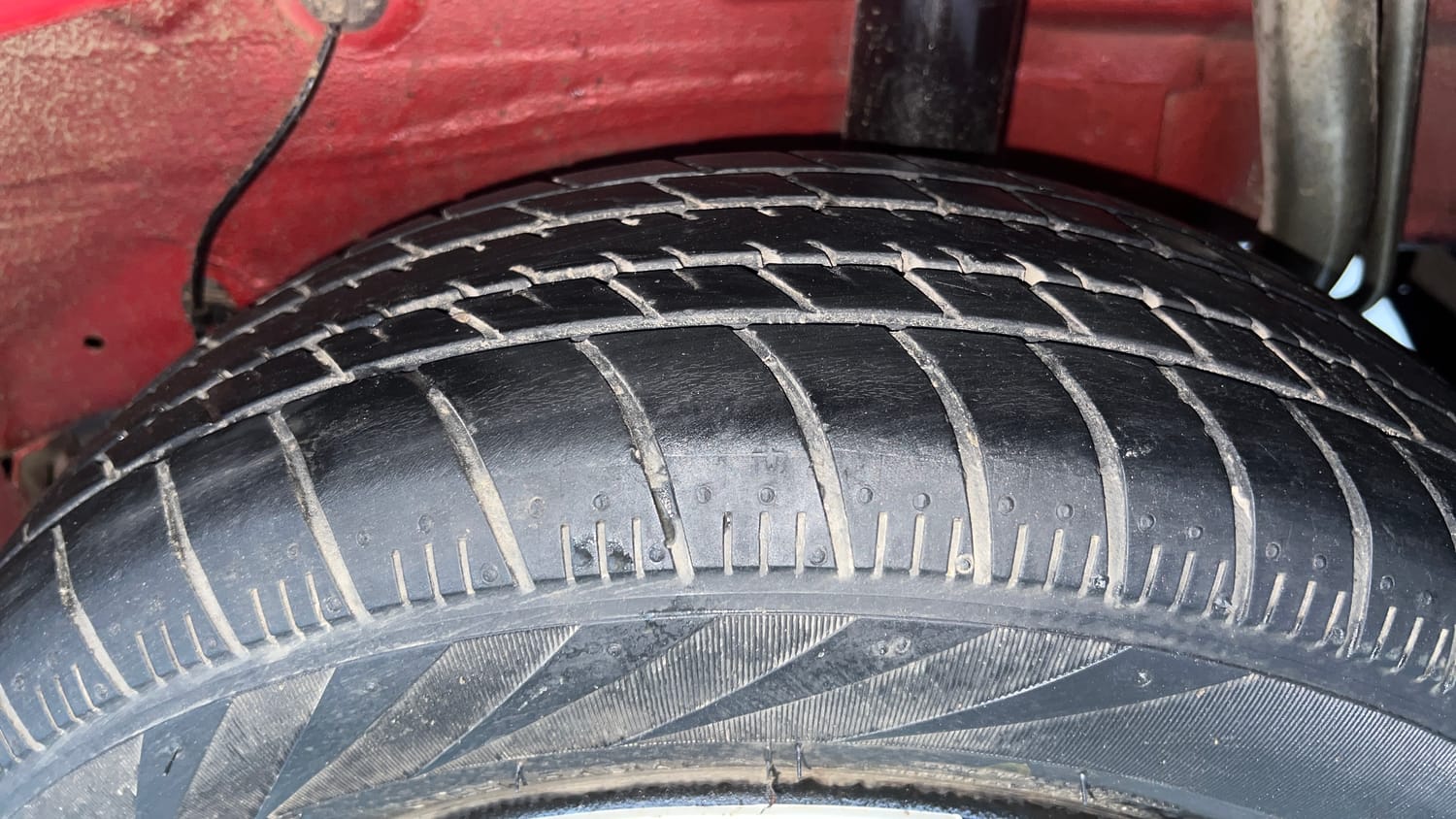 Used 2020 Maruti Suzuki Celerio ZXi (O) AMT Petrol Automatic tyres LEFT REAR TYRE TREAD VIEW