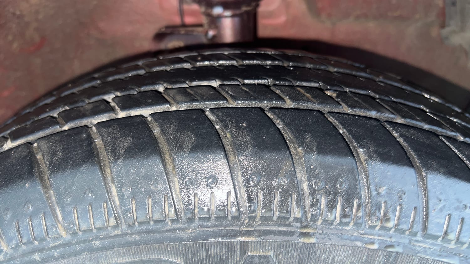Used 2020 Maruti Suzuki Celerio ZXi (O) AMT Petrol Automatic tyres RIGHT FRONT TYRE TREAD VIEW