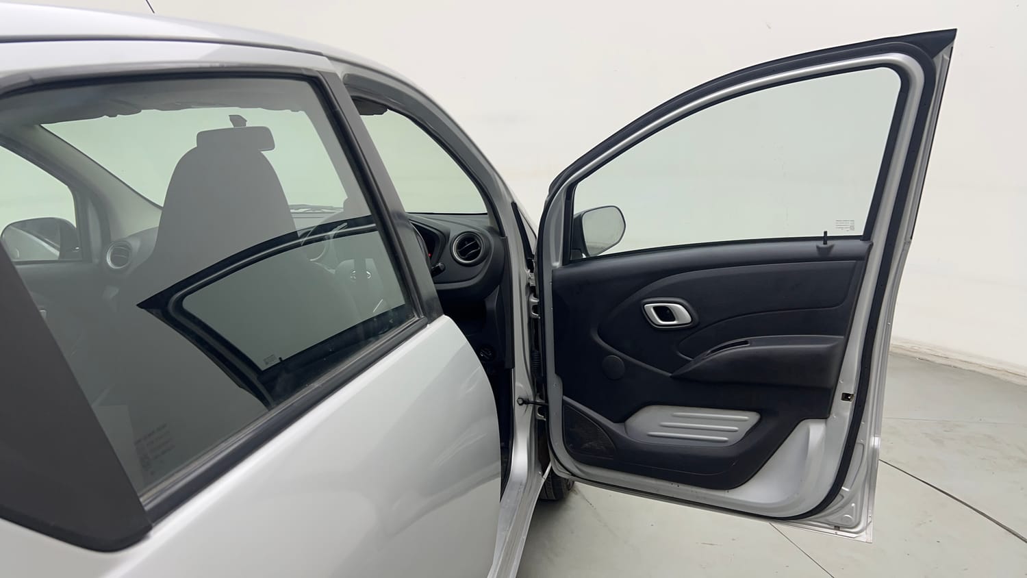 Used 2018 Datsun Redi-GO T(O) 1.0 AMT Petrol Automatic interior RIGHT FRONT DOOR OPEN VIEW