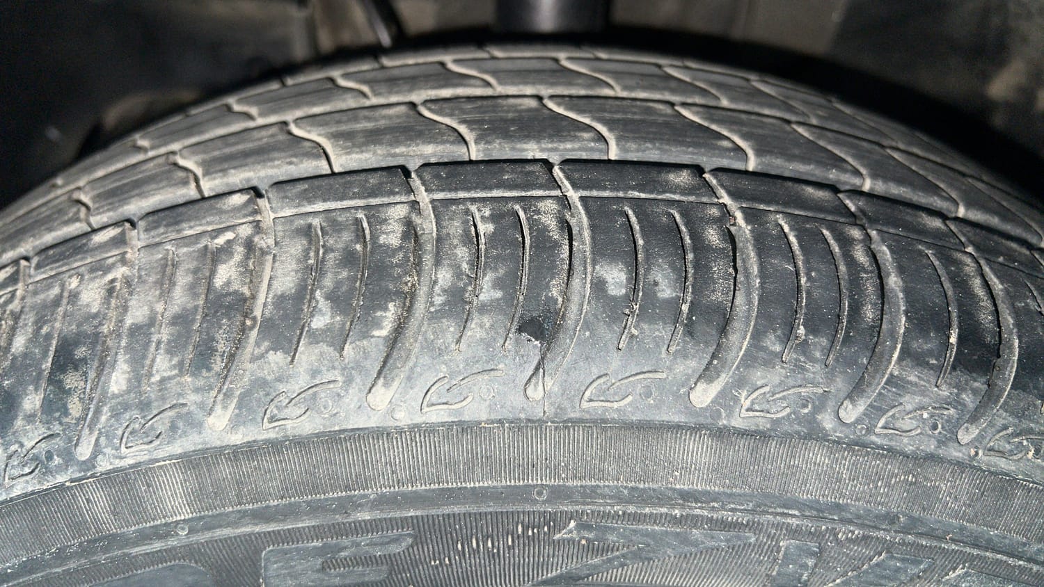 Used 2018 Tata Tiago XZ W/O Alloy Petrol + CNG(Outside Fitted) Cng Manual tyres LEFT FRONT TYRE TREAD VIEW
