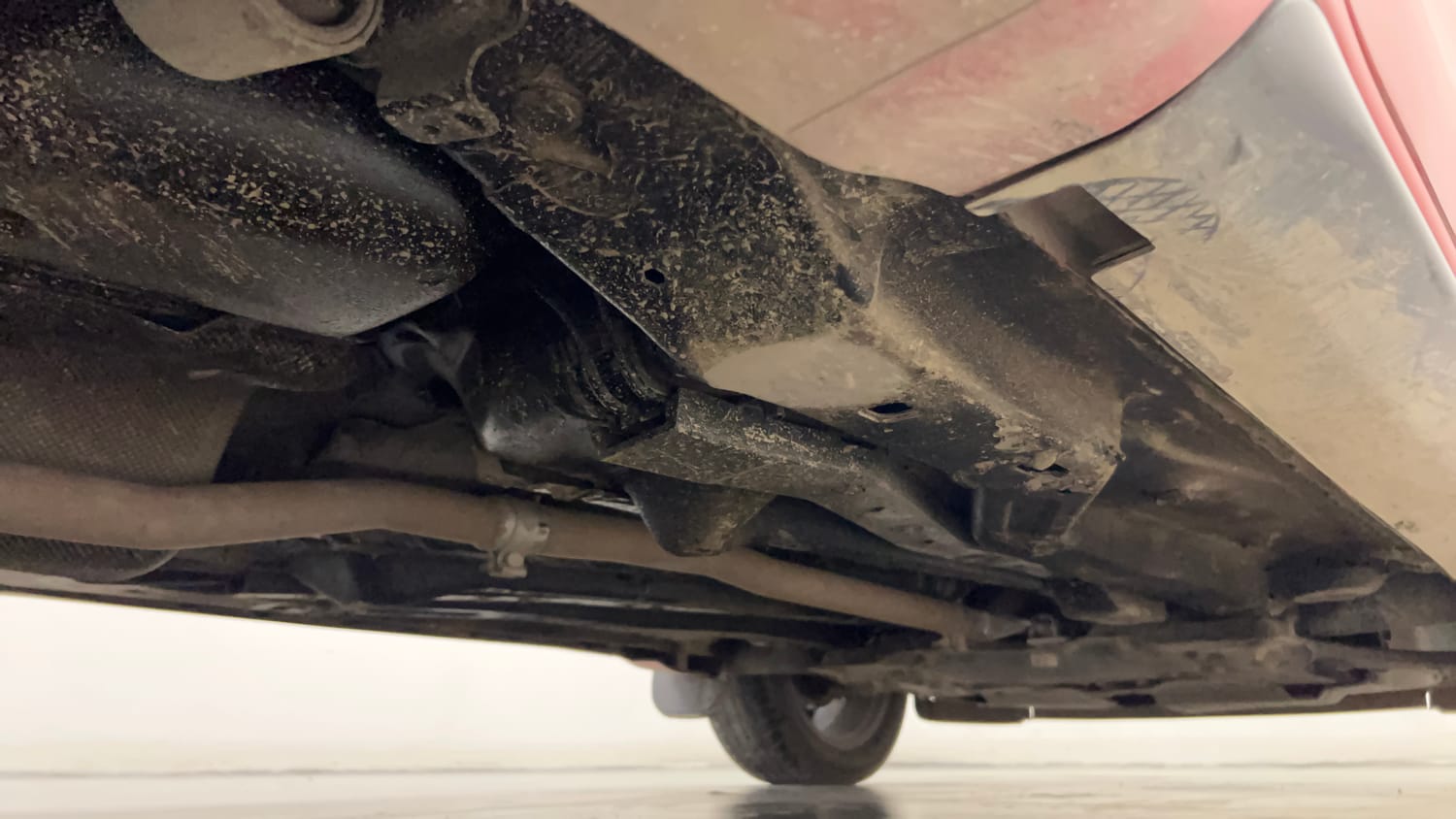 Used 2022 Jeep Compass Model S (O) 1.4 Petrol DCT Petrol Automatic extra REAR RIGHT UNDERBODY VIEW