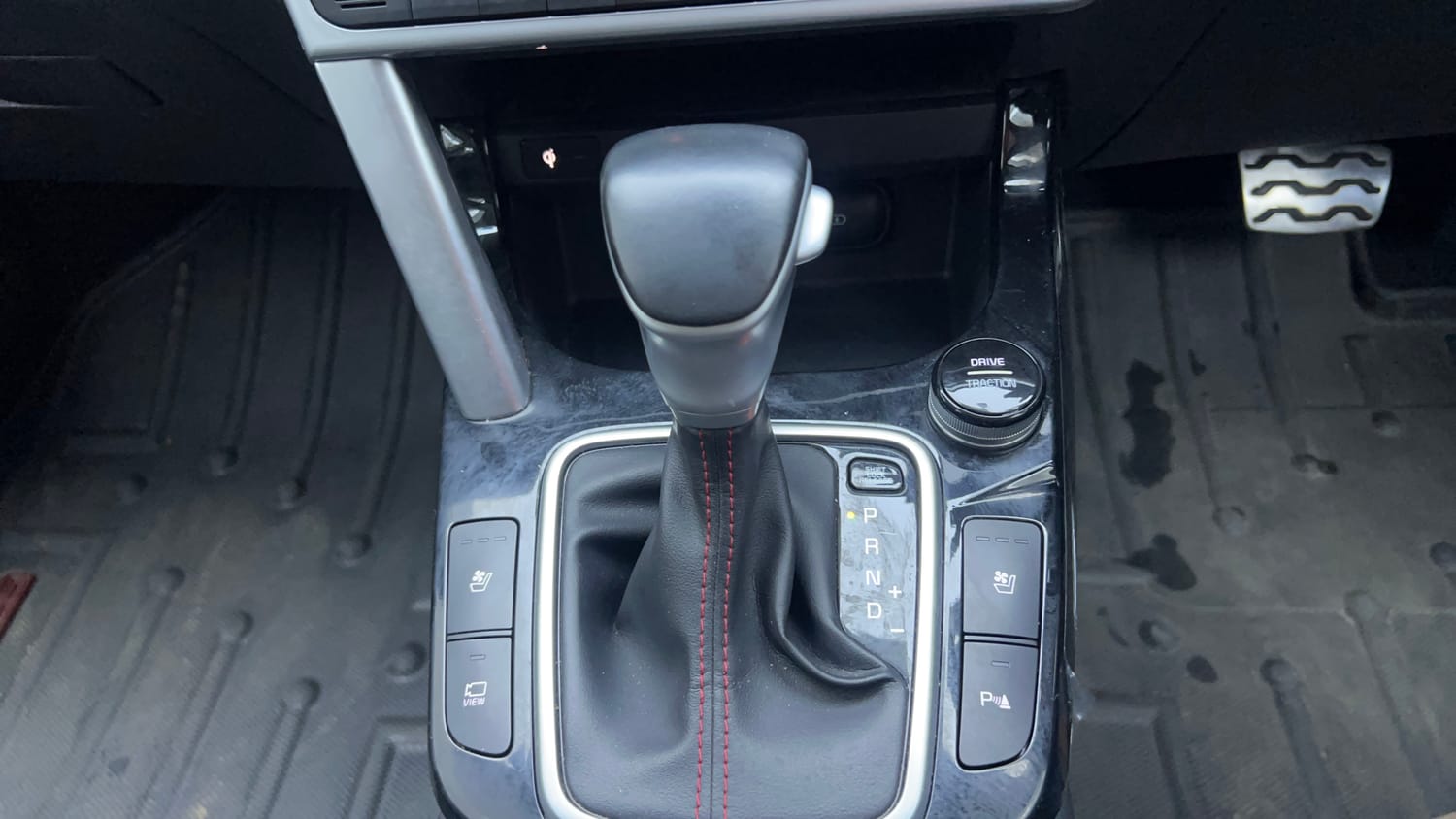 Used 2022 Kia Seltos GTX Plus 1.4 DCT Petrol Automatic interior GEAR  KNOB VIEW