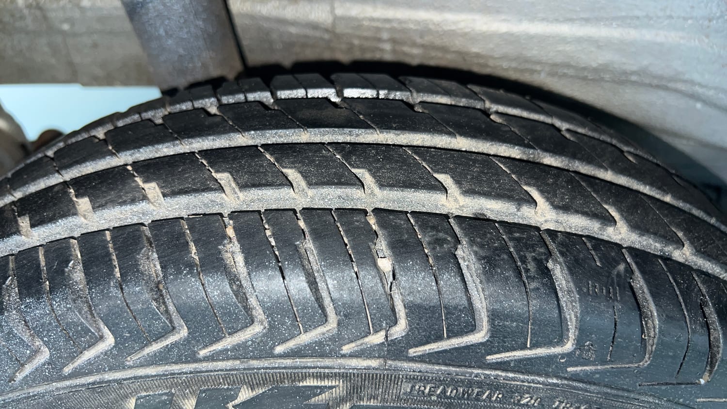 Used 2023 Maruti Suzuki Alto K10 LXi Petrol Manual tyres RIGHT REAR TYRE TREAD VIEW