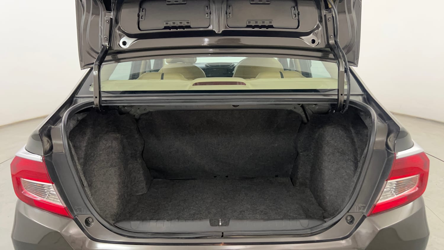 Used 2019 Honda Amaze 1.2 V CVT Petrol Petrol Automatic interior DICKY INSIDE VIEW