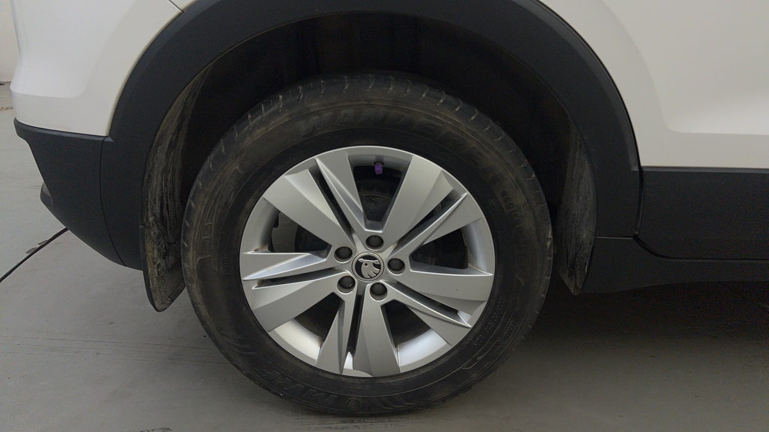 Used 2024 Skoda Kushaq Ambition 1.0L TSI MT Petrol Manual tyres RIGHT REAR TYRE RIM VIEW