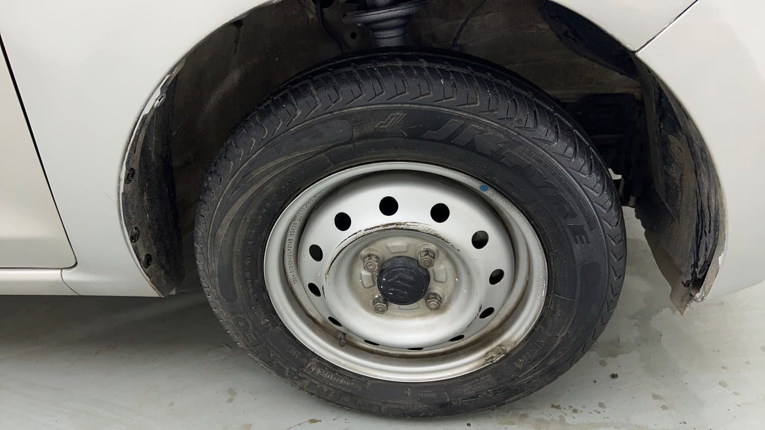 Used 2023 Maruti Suzuki Alto K10 LXi Petrol Manual tyres RIGHT FRONT TYRE RIM VIEW