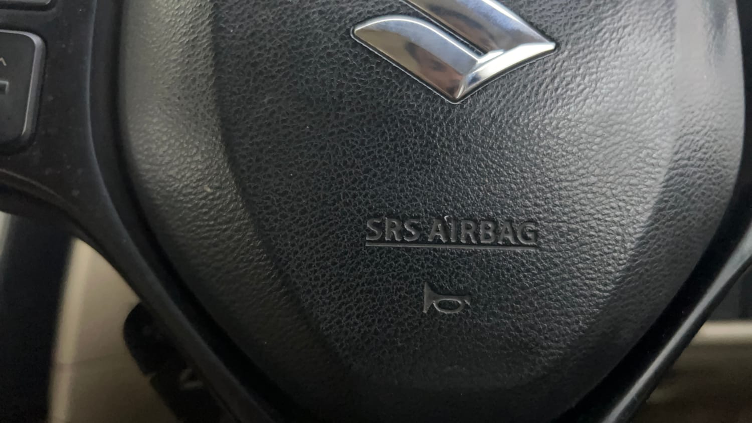 Used 2015 Maruti Suzuki Ciaz ZXI+ Petrol Manual top_features Airbags