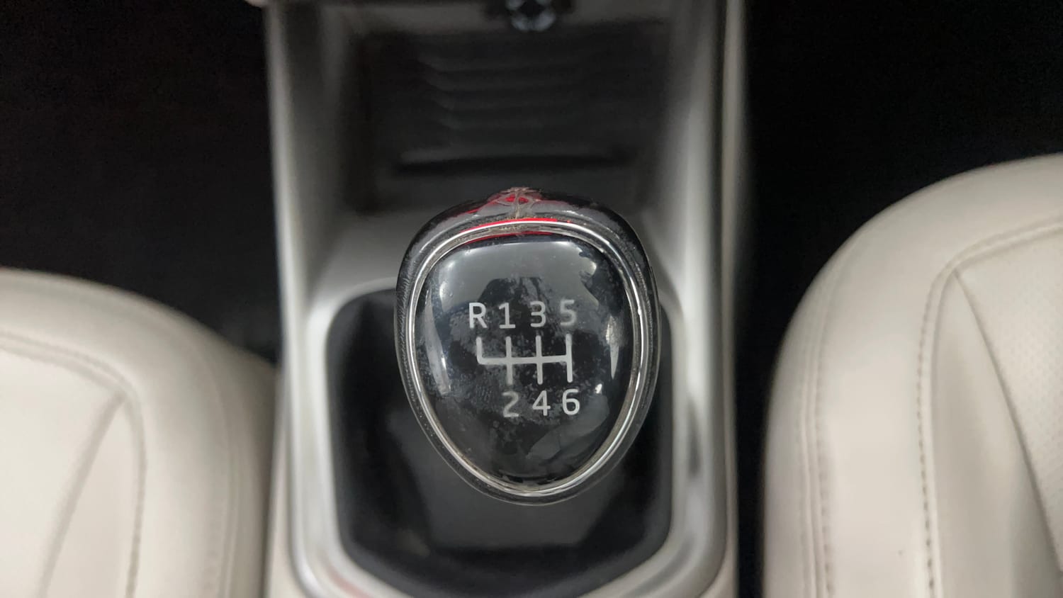 Used 2022 Mahindra XUV 300 W8 (O) 1.2 Petrol Petrol Manual interior GEAR  KNOB VIEW
