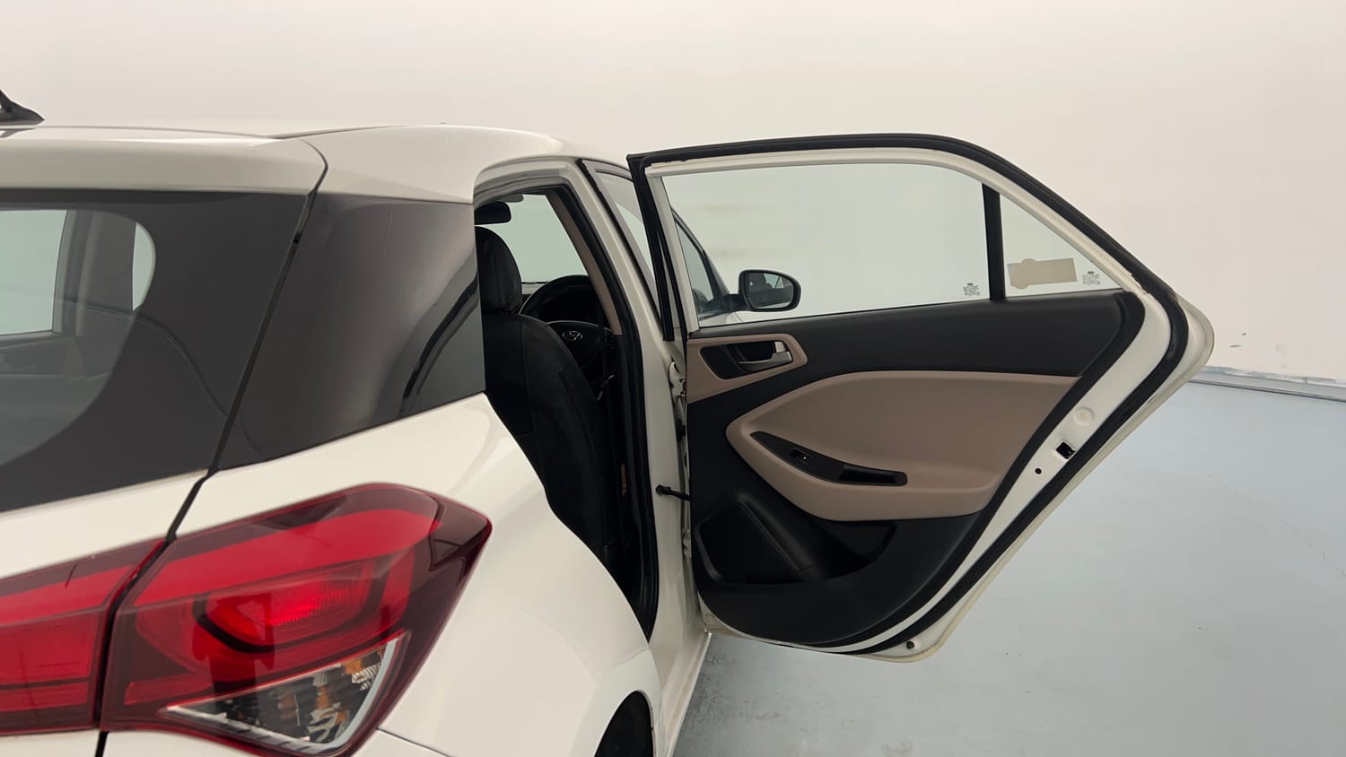 Used 2016 Hyundai Elite i20 Magna 1.2 Petrol Manual interior RIGHT REAR DOOR OPEN VIEW