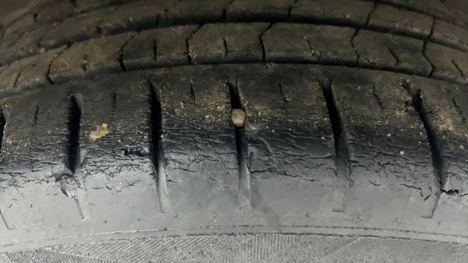 Used 2015 Maruti Suzuki Ciaz ZXI+ Petrol Manual tyres RIGHT REAR TYRE TREAD VIEW