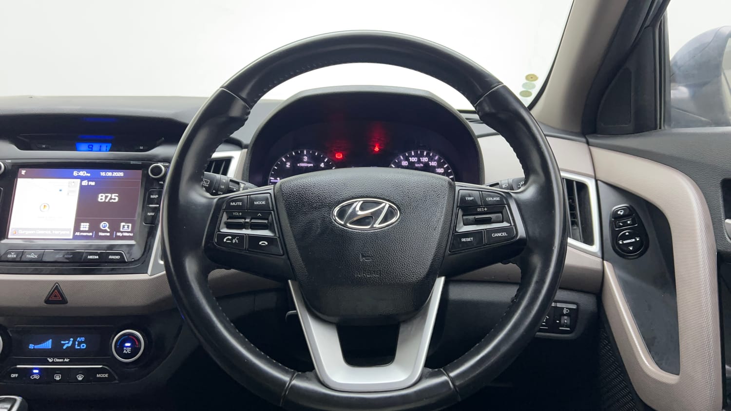 Used 2018 Hyundai Creta SX 1.6 AT CRDi Diesel Automatic interior STEERING VIEW