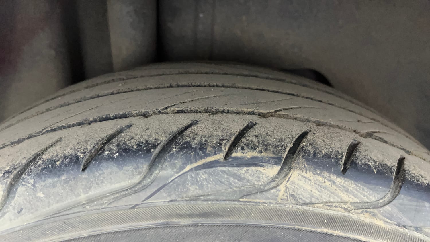 Used 2019 Ford Figo Aspire Titanium 1.2 Ti-VCT Petrol Manual tyres RIGHT REAR TYRE TREAD VIEW