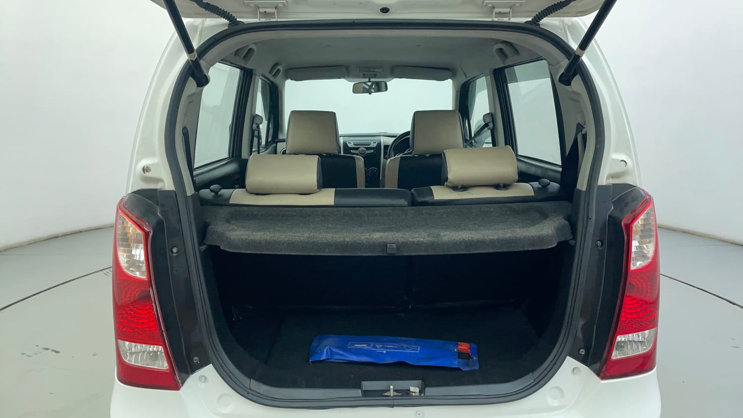 Used 2016 Maruti Suzuki Wagon R VXI Petrol Manual interior DICKY INSIDE VIEW