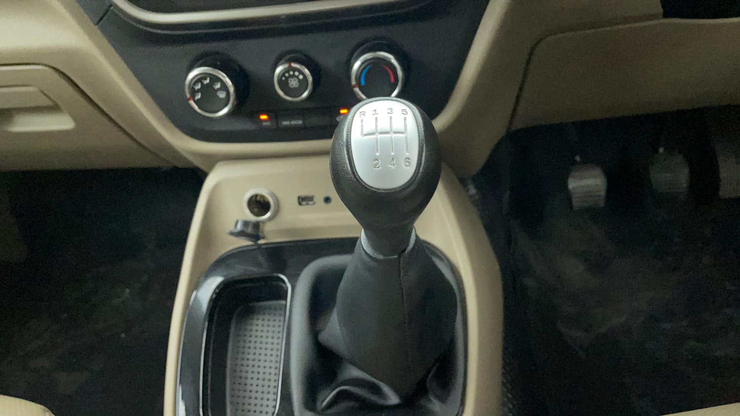 Used 2024 Mahindra Bolero Neo Plus P10 Diesel Manual interior GEAR  KNOB VIEW