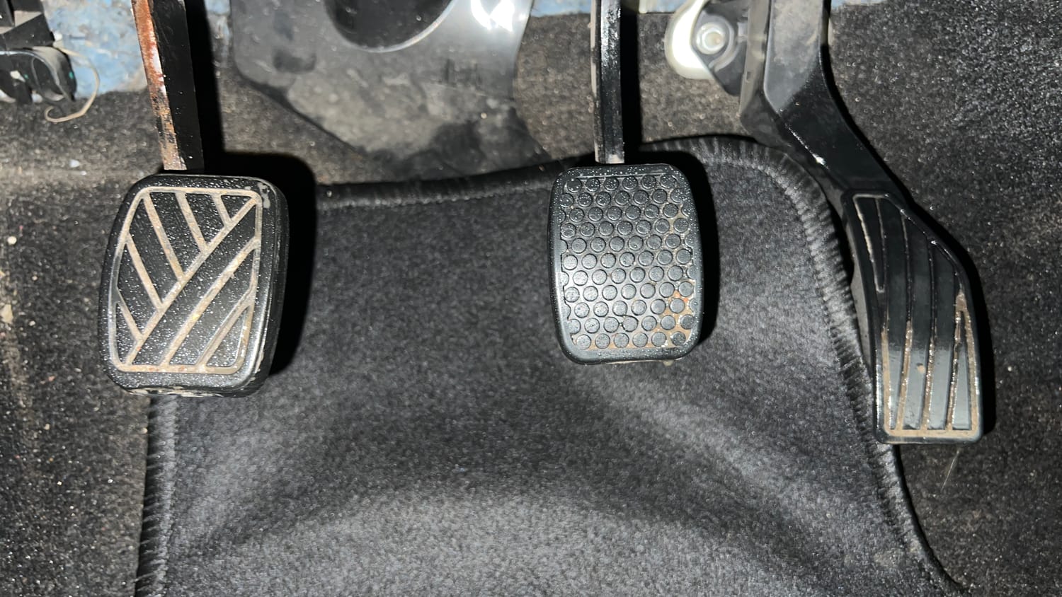 Used 2015 Maruti Suzuki Swift VXi Petrol Manual interior PEDALS VIEW