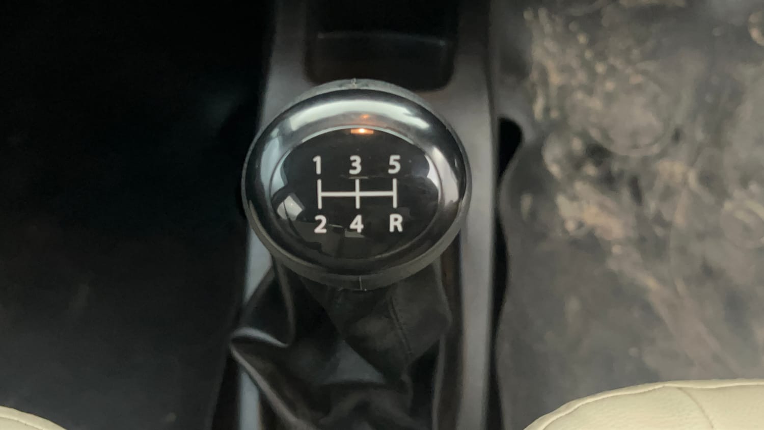 Used 2017 Maruti Suzuki Wagon R VXI Petrol Manual interior GEAR  KNOB VIEW