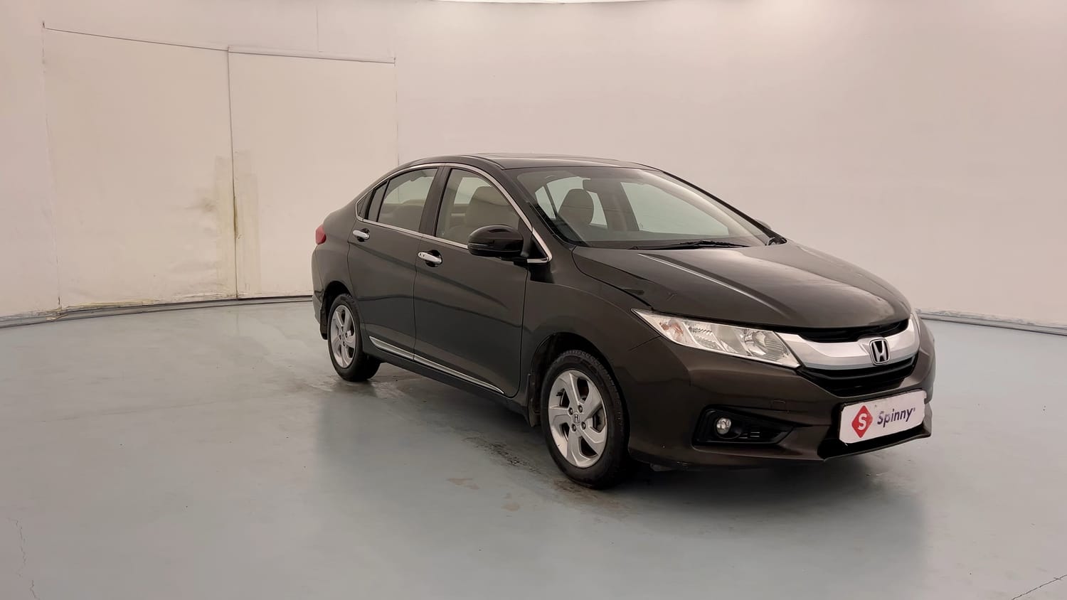 Used 2015 Honda City VX Petrol Manual exterior RIGHT FRONT CORNER VIEW