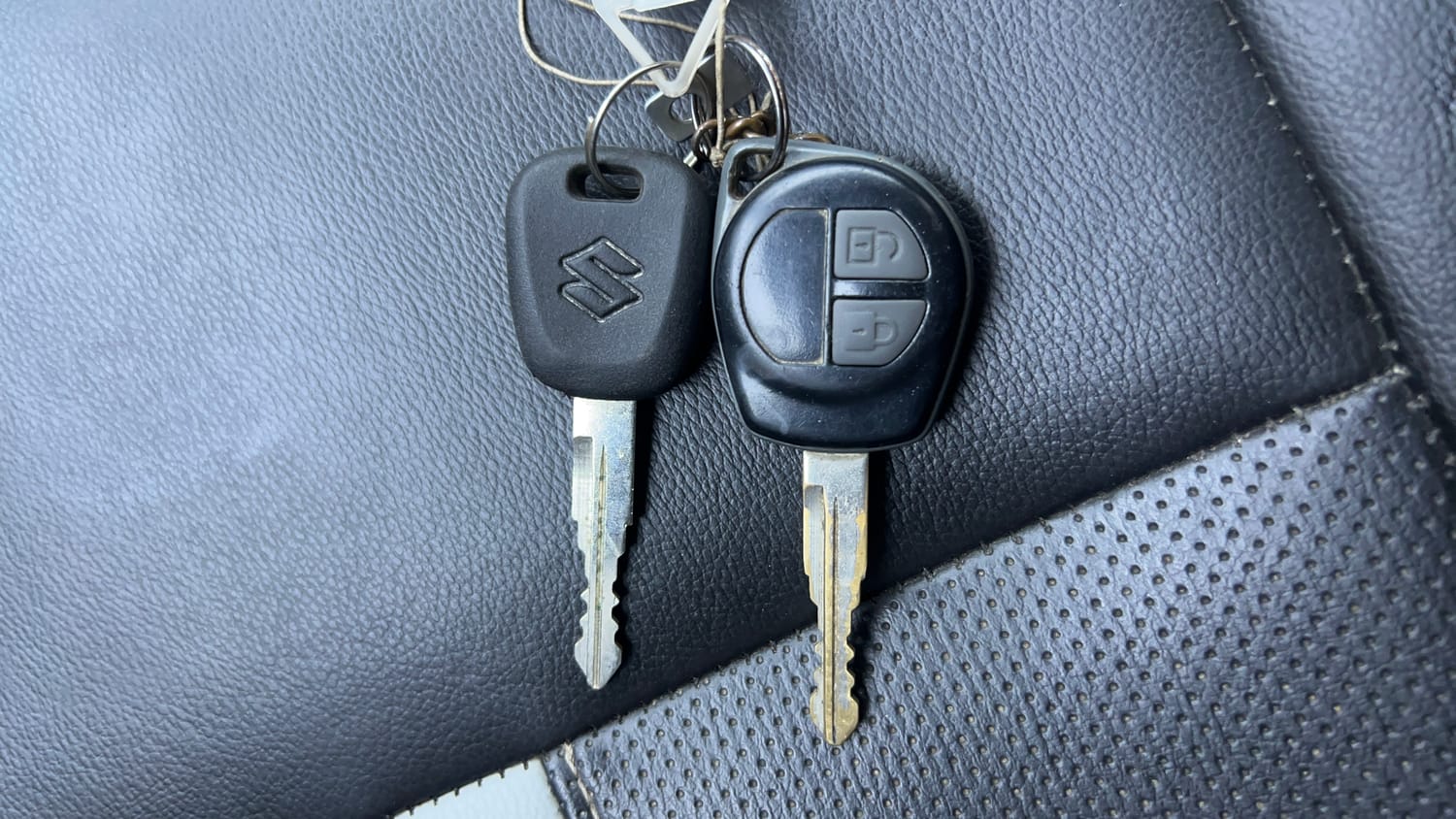Used 2012 Maruti Suzuki Swift VXi Petrol Manual extra CAR KEY VIEW