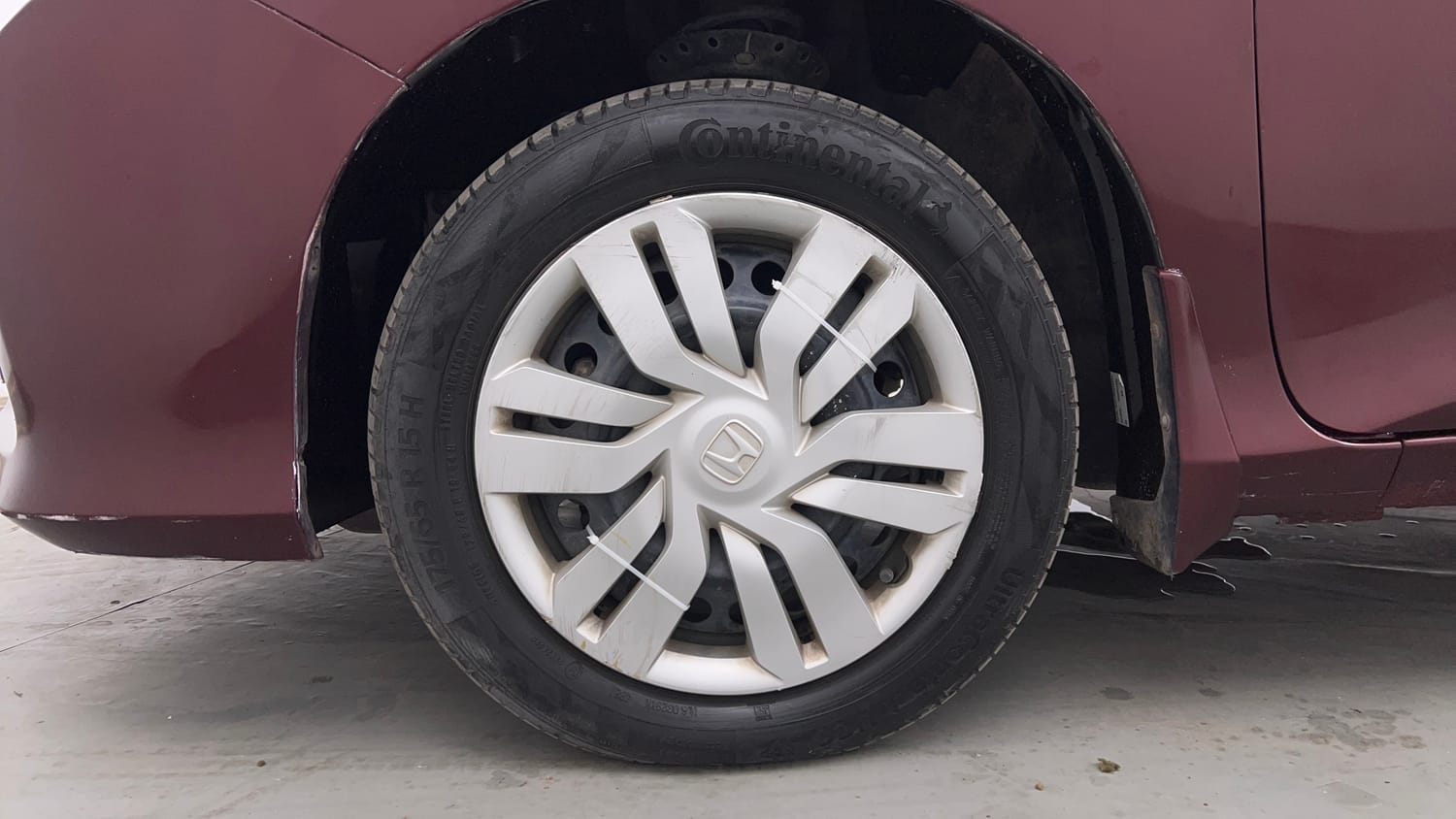 Used 2015 Honda City SV Petrol Manual tyres LEFT FRONT TYRE RIM VIEW