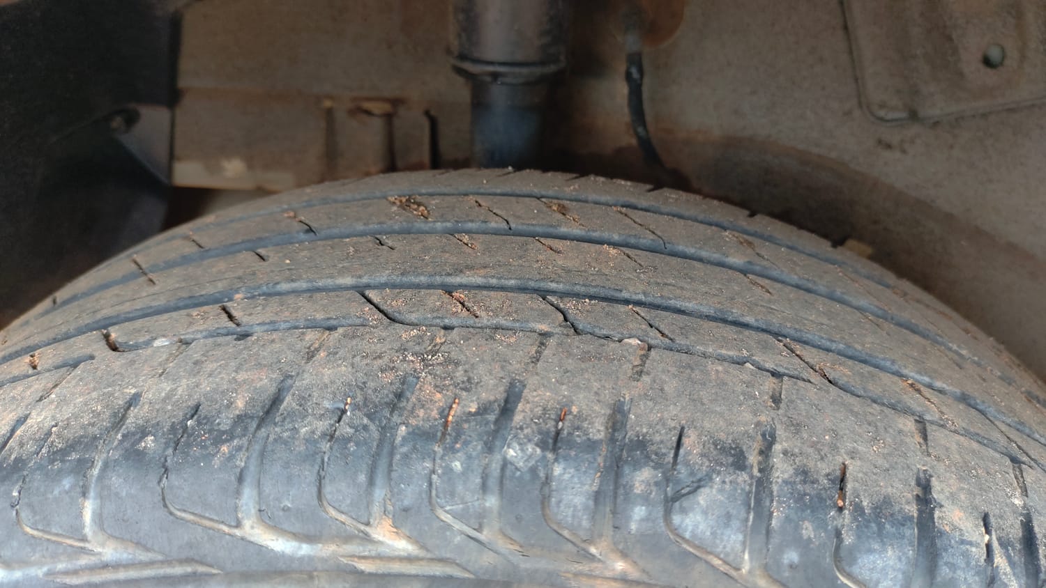 Used 2023 Tata Nexon Creative Plus S 1.2 Revotron Petrol 7DCA Petrol Automatic tyres RIGHT REAR TYRE TREAD VIEW